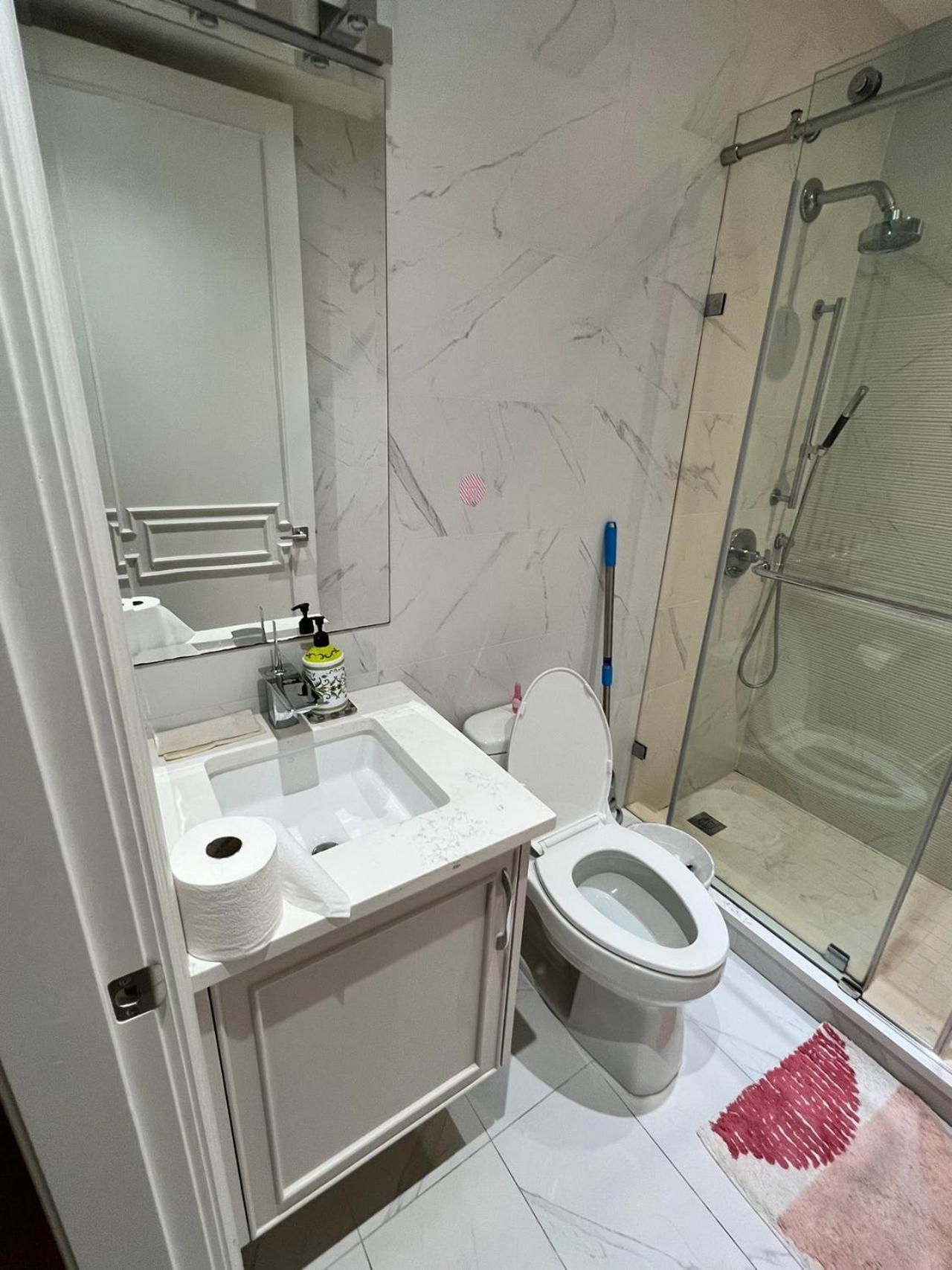 Private Rooms In Vancouver West Kültér fotó